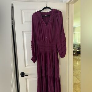 Beautiful dress. Worn once. Very comfortable